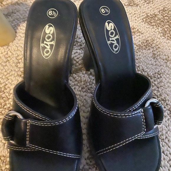 Heels - Picture 2 of 3